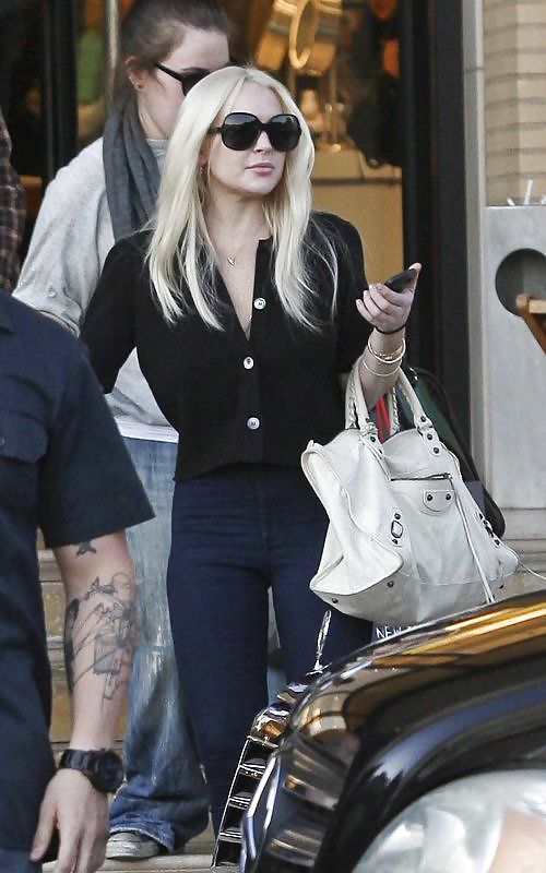 Lindsay Lohan ASS Shopping in Beverly Hills #6615254