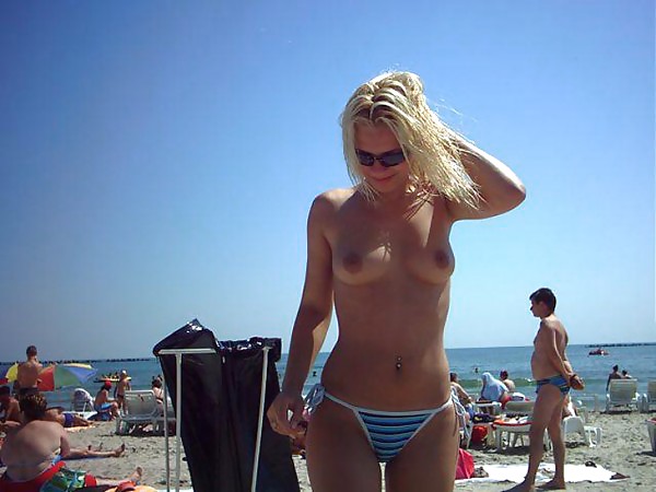 Bella spiaggia, bikini e piscina ragazze 12
 #8359769