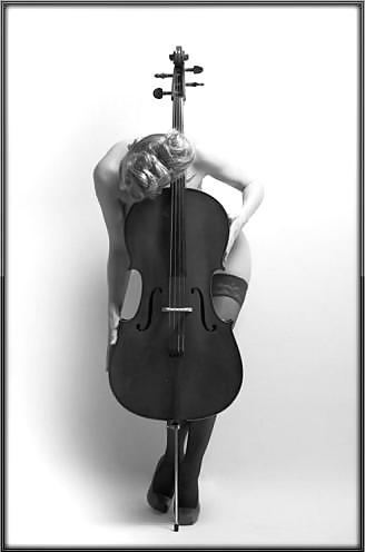 Cello #9380544