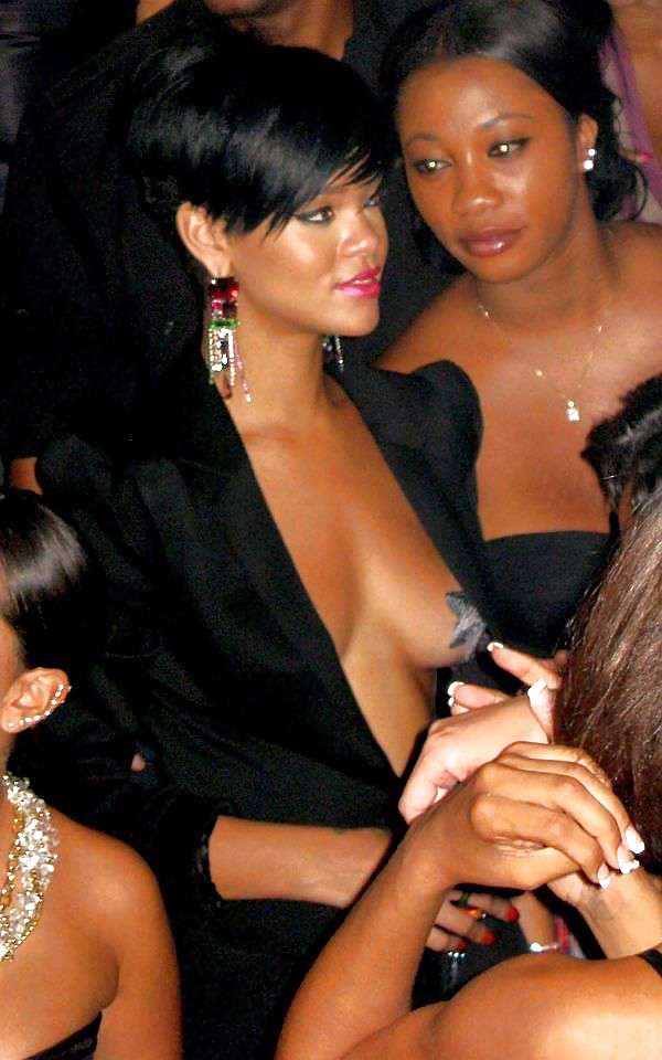 Rihanna Brüste Sammlung #14621261