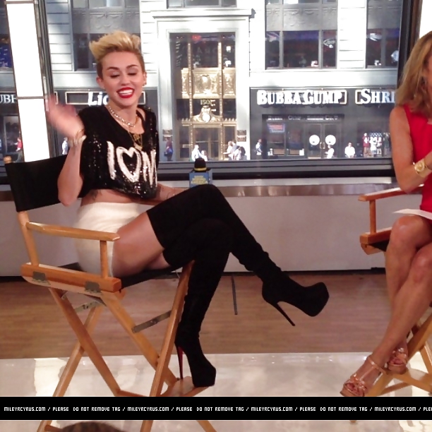 Miley Cyrus Auf Gma & Jimmy Kimmel Juni 2013 #22379058