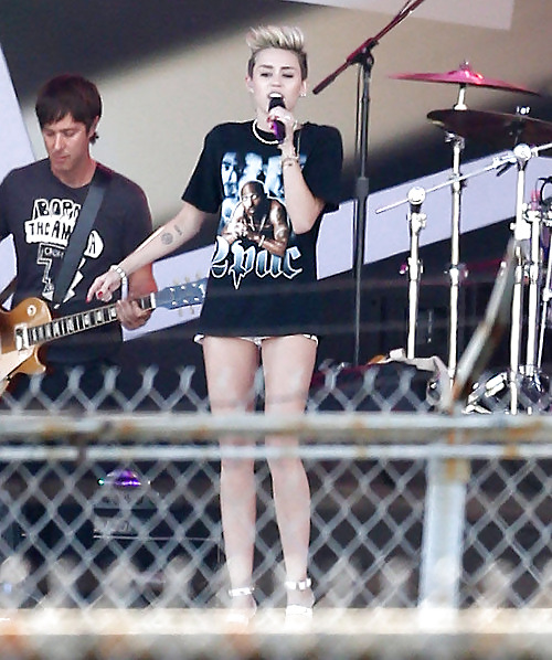 Miley Cyrus Sur Gma & Jimmy Kimmel Juin 2013 #22379077