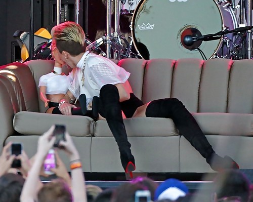 Miley Cyrus Sur Gma & Jimmy Kimmel Juin 2013 #22379092
