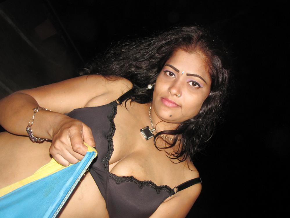 Tamilisch Nadu Aunty #20438799