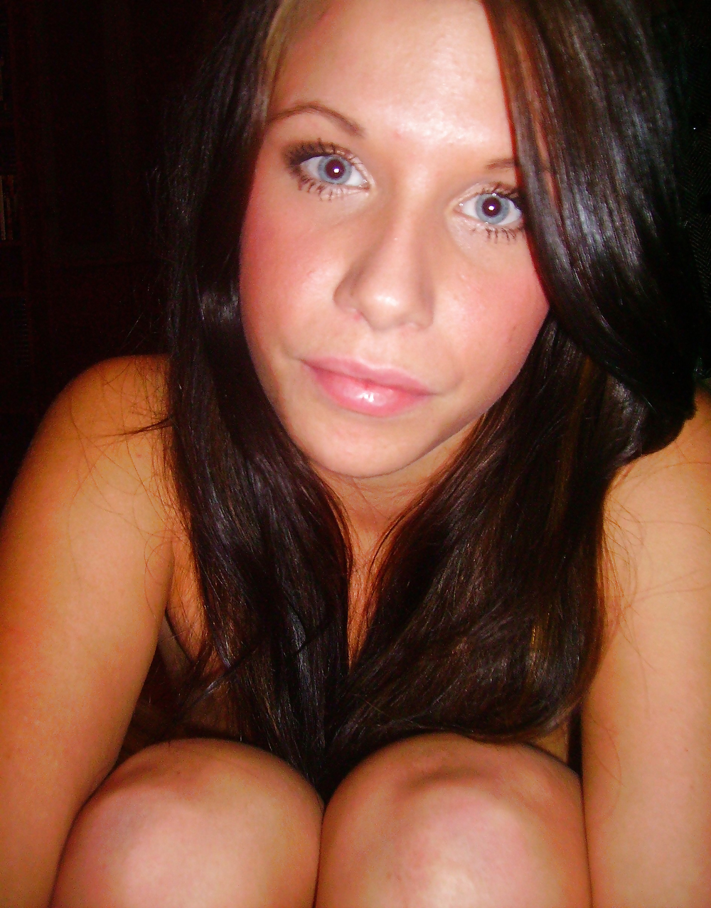 Otra chica caliente con ojos azules
 #21442233