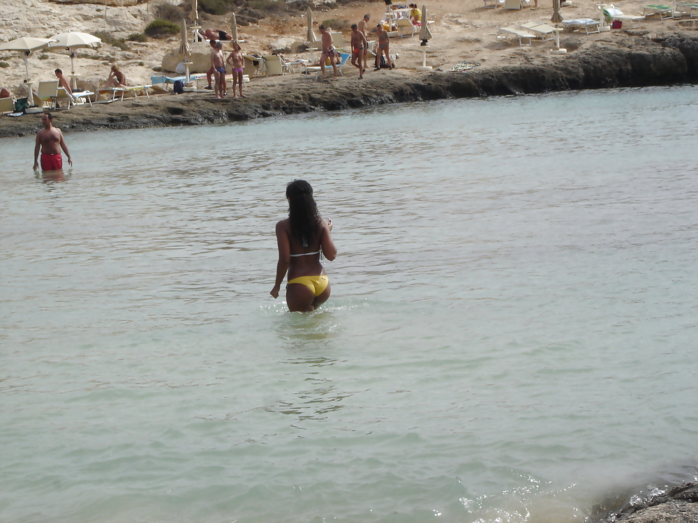 Femme D'âge Mûr à La Plage #9590043