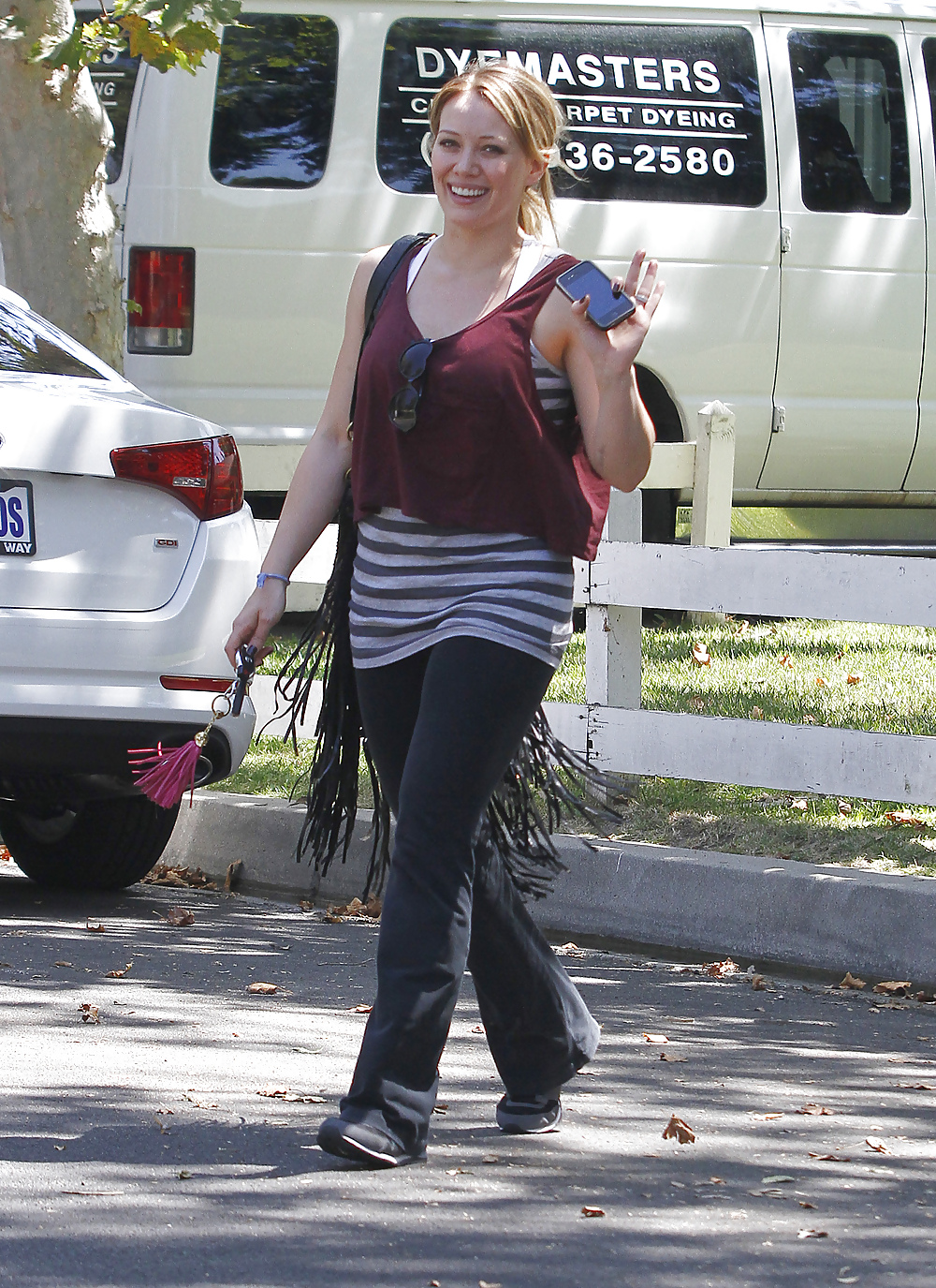 Hilary Duff Geht An Yoga-Klasse Sucht Glücklich Hollywood #7463994