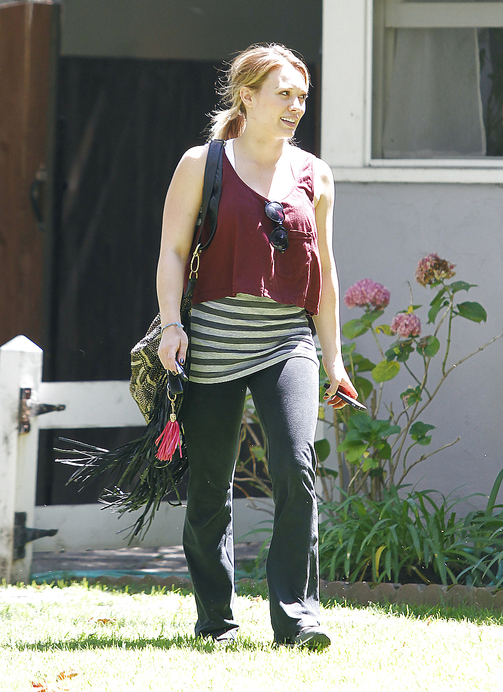 Hilary Duff Goes To Yoga Class Looking Happy Hollywood #7464030
