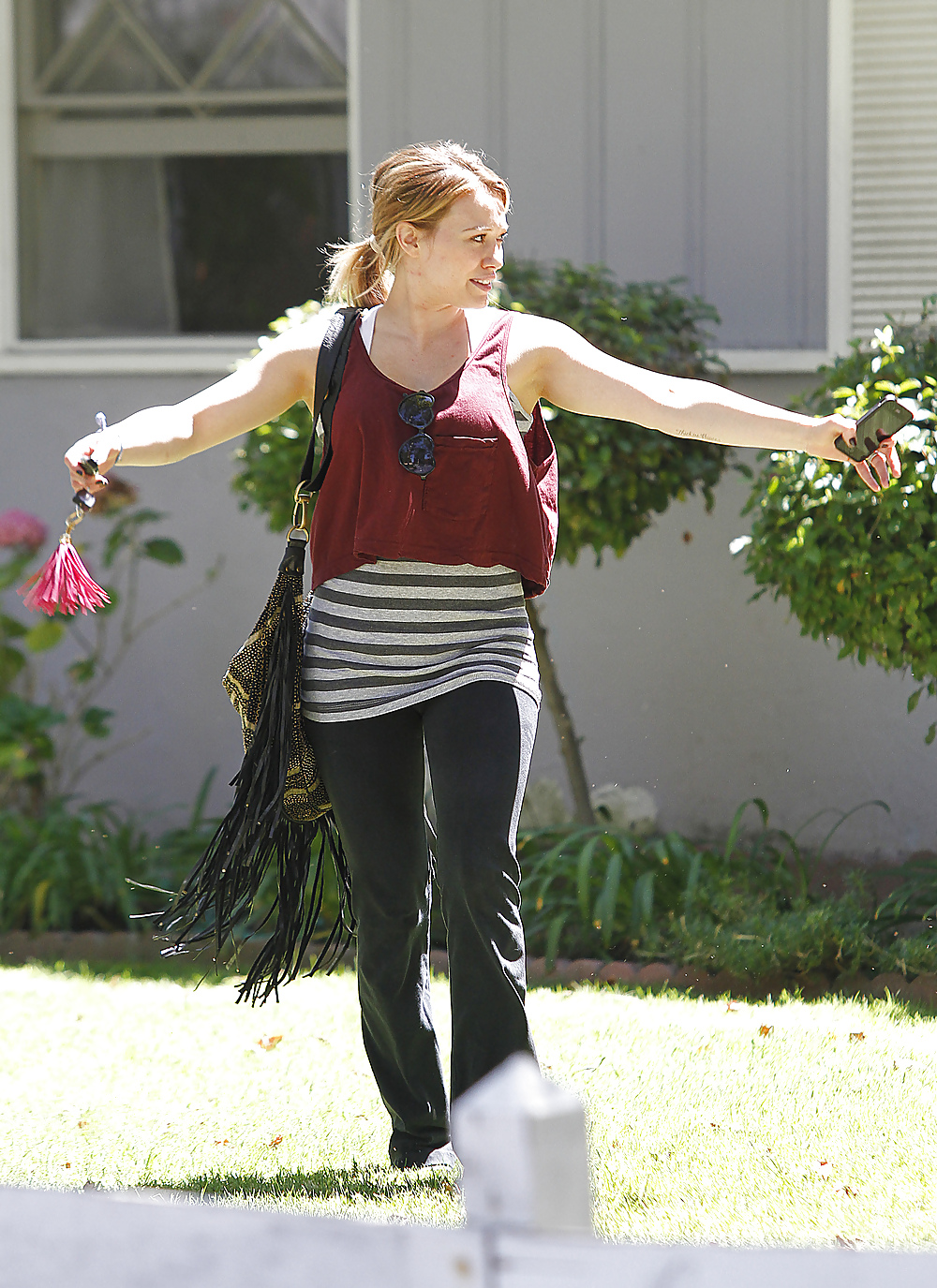 Hilary Duff Va à La Classe De Yoga Air Heureux Hollywood #7464040