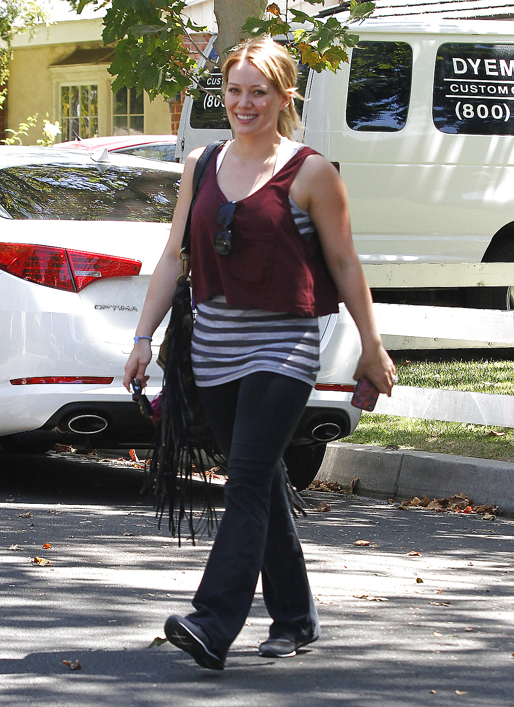 Hilary Duff Goes To Yoga Class Looking Happy Hollywood #7464076