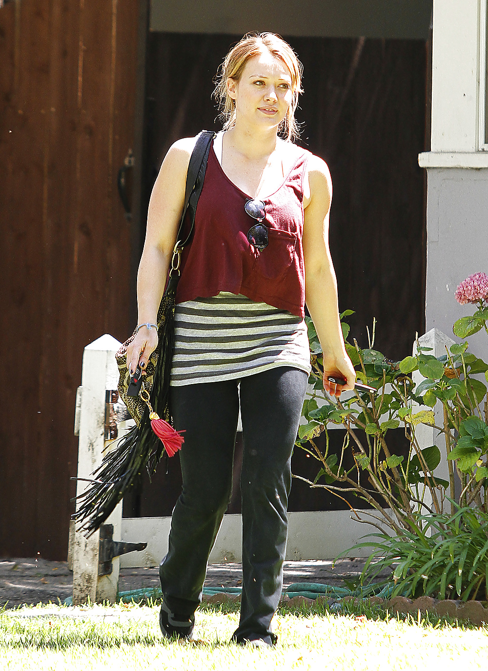 Hilary Duff Goes To Yoga Class Looking Happy Hollywood #7464087