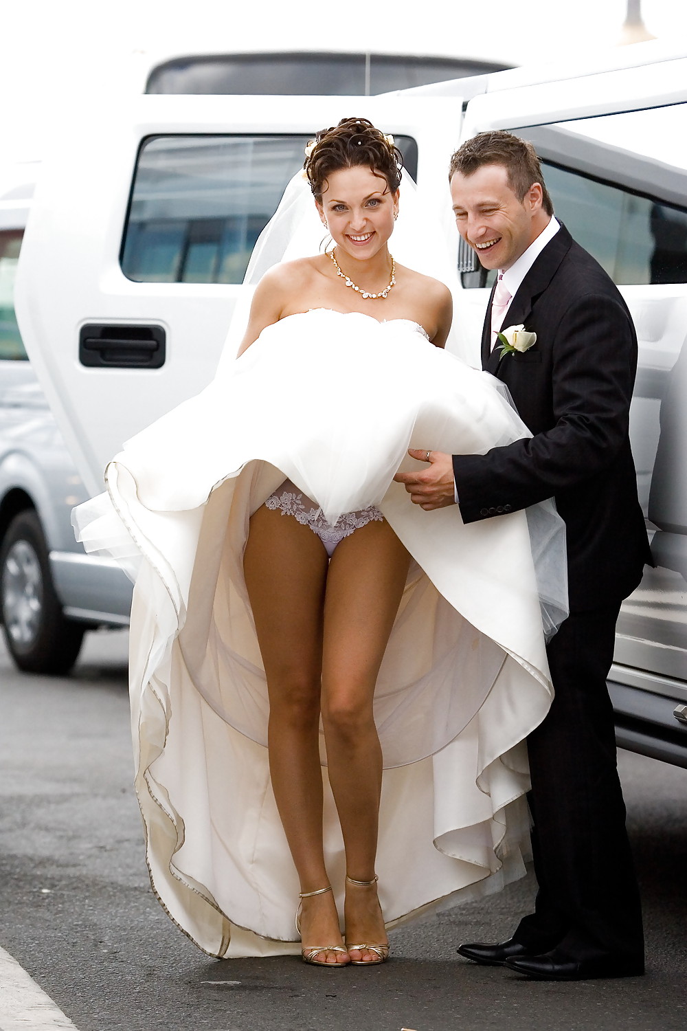 Novias boda voyeur upskirt bragas blancas y sujetador
 #21329183