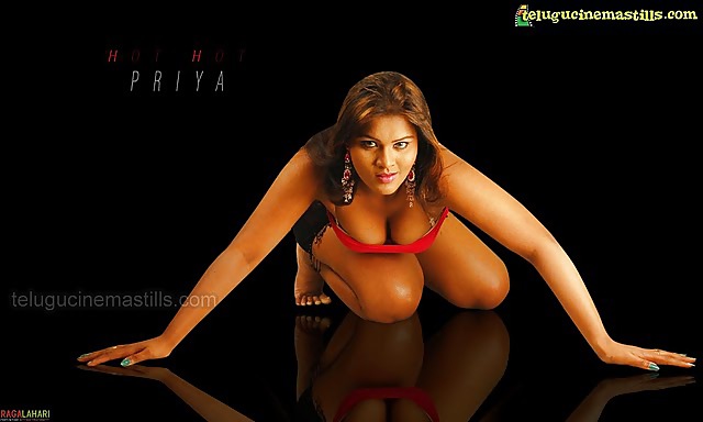 Indian Sexy Schauspielerin Priyasaloni #3651768