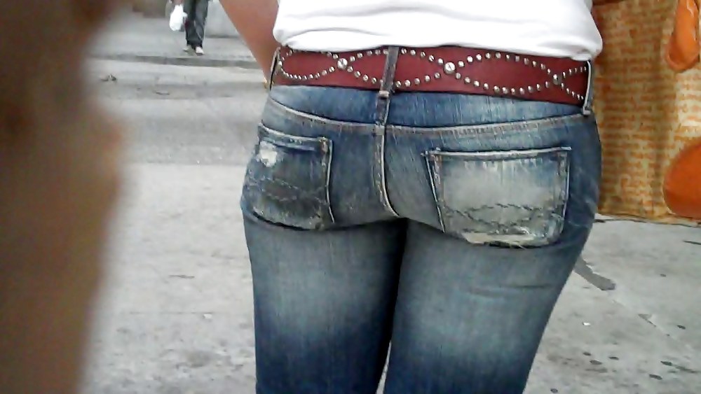 Ein Paar Hintern Und Verrückt Arsch In Jeans Sieht Gut Aus #4667397
