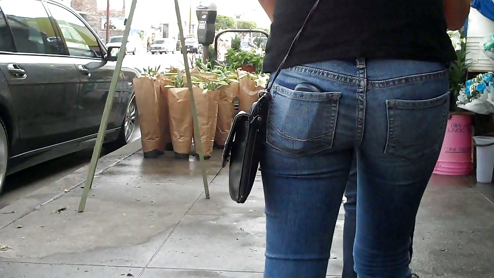 A few butts and crazy ass in jeans looking good #4667450