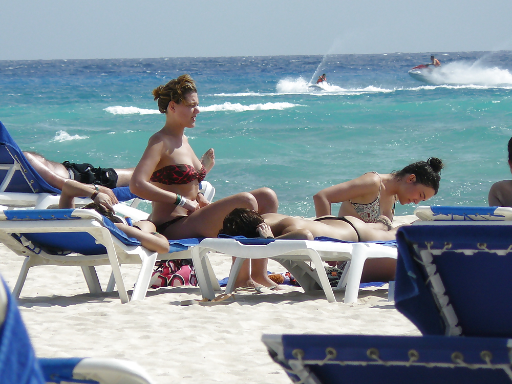メキシコのビーチの女たち
 #6071956