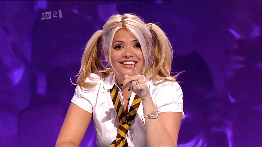 Holly willoughby 3
 #16326373