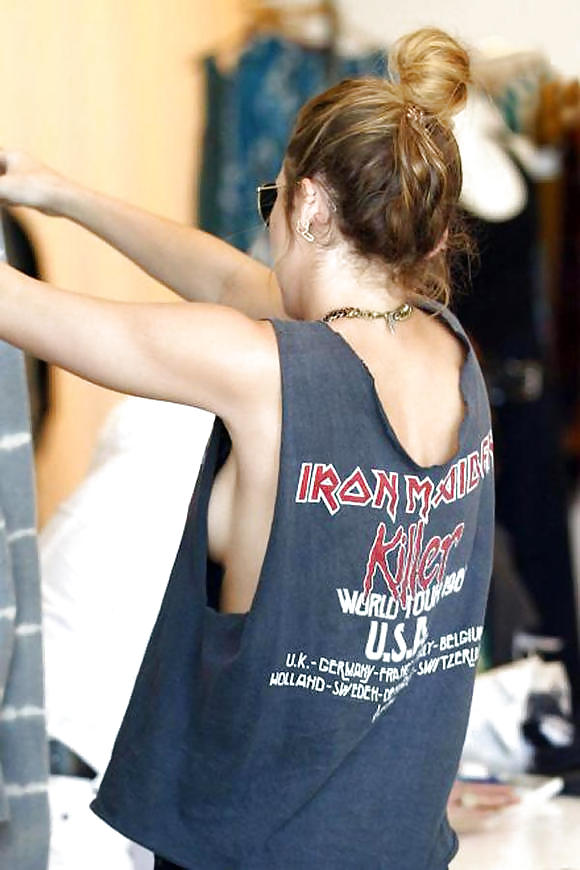 Miley without bra  #6906722