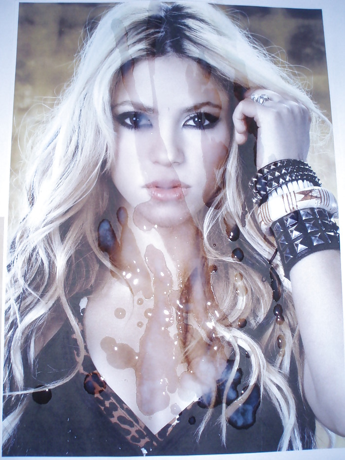 Shakira cumshot-collezione
 #12509884