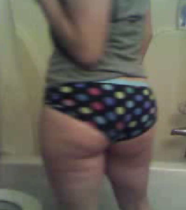 Greasy and round bounce big ASS amateurs #6918108