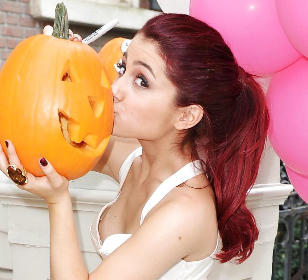 Ariana Grande #22807100