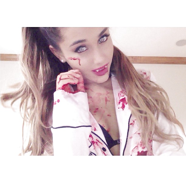 Ariana grande
 #22807152