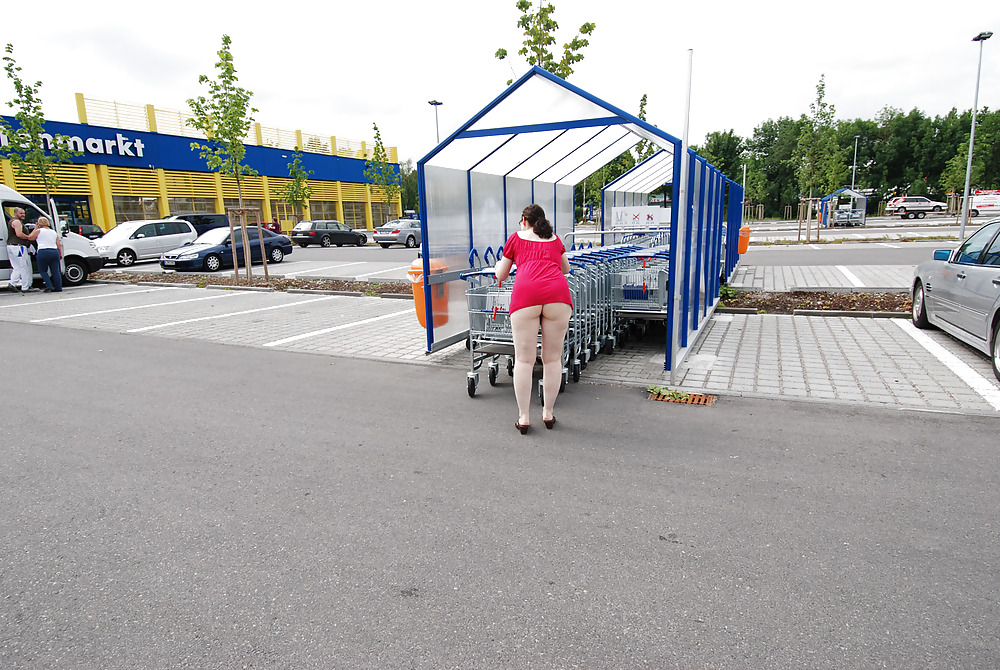 Frivoler Einkauf Im Baumarkt #2555027