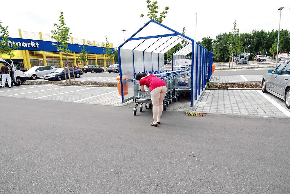 Frivoler Einkauf Im Baumarkt #2555067