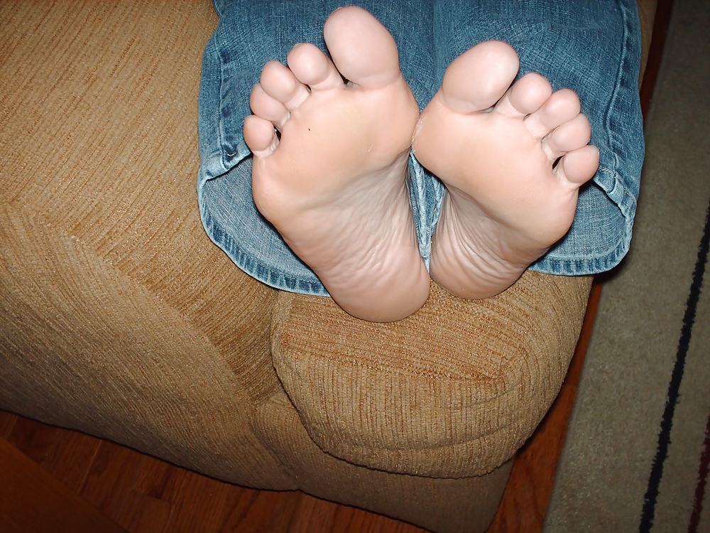 Donna's Clean Feet # 1  #8766497