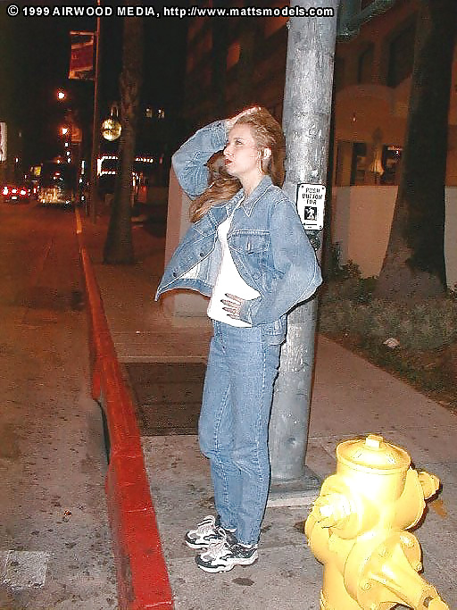 Prostituta carina su sunset blvd a hollywood
 #20775272