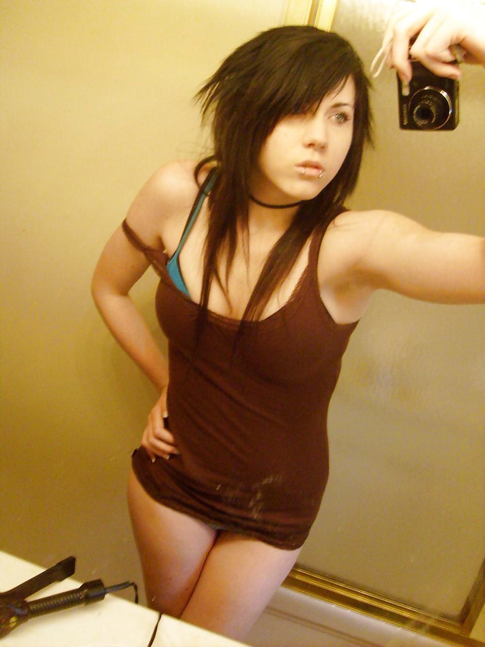 Cute sexy emo chick
 #9851079