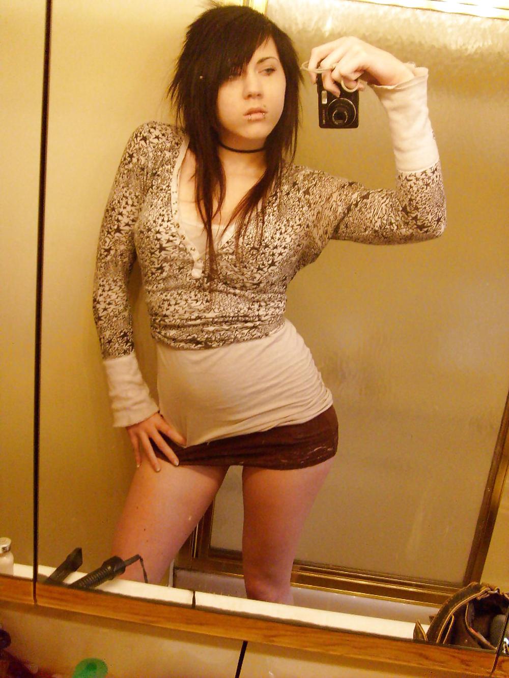 Cute sexy emo chick
 #9851132