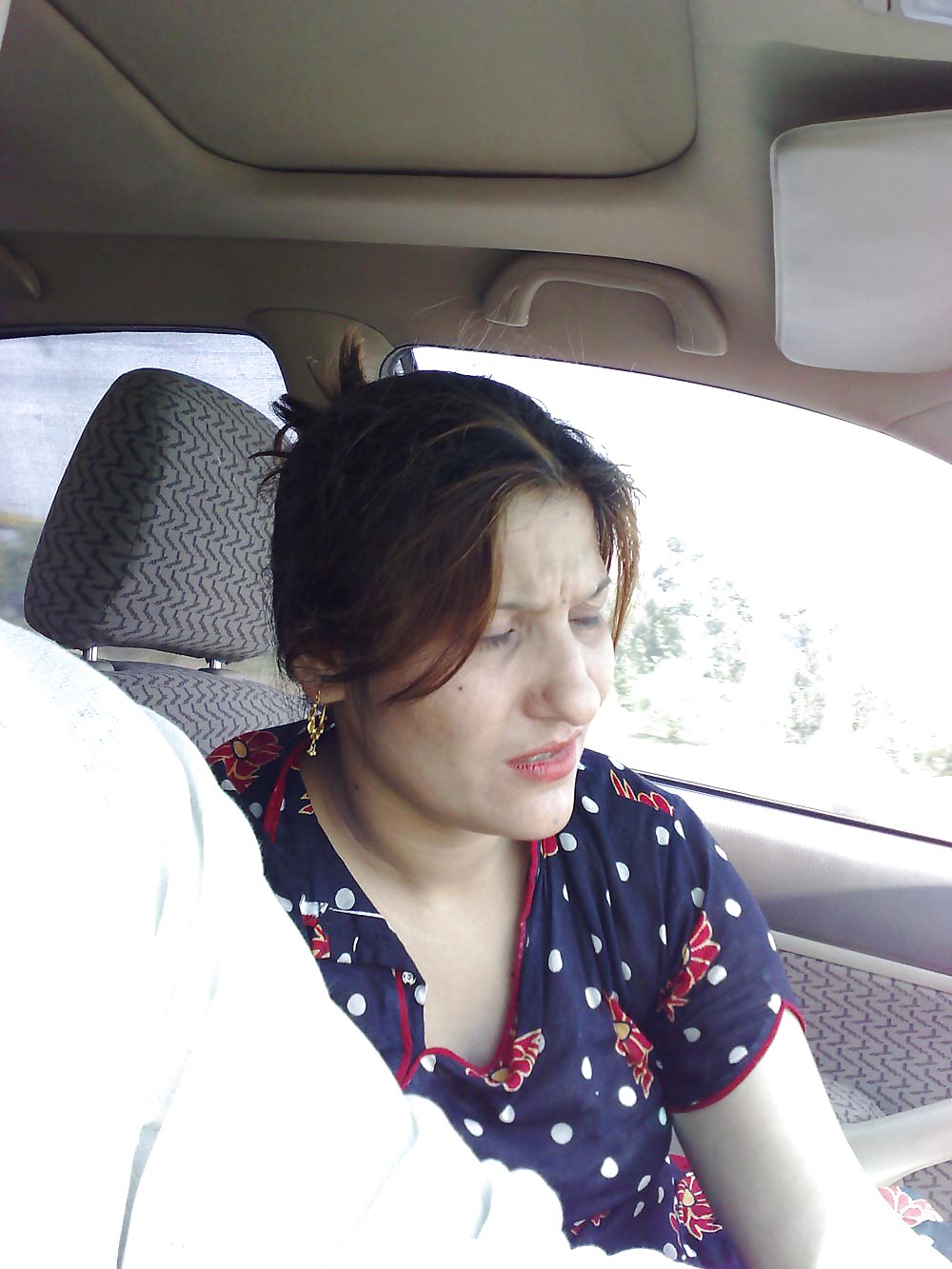 Pakistani prostitute in car #6103159