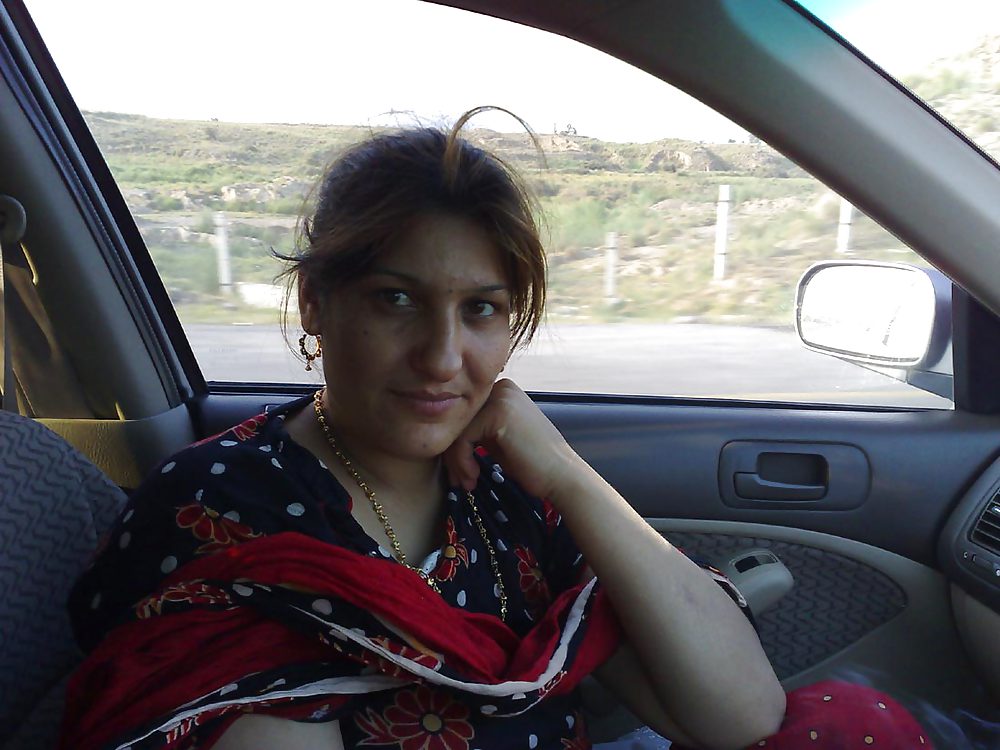 Pakistani prostitute in car #6103163