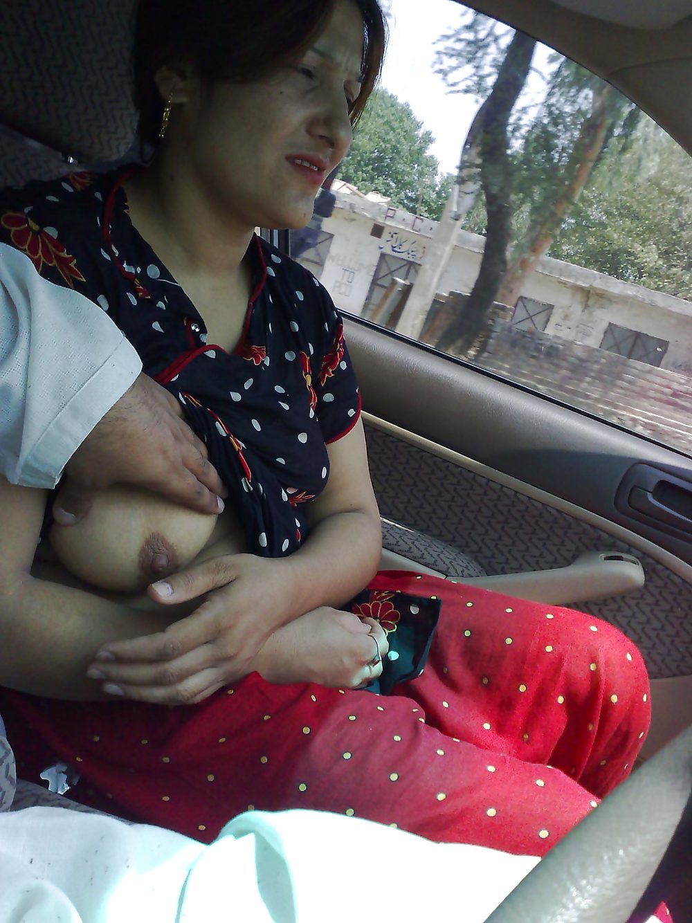 Pakistani prostitute in car #6103222