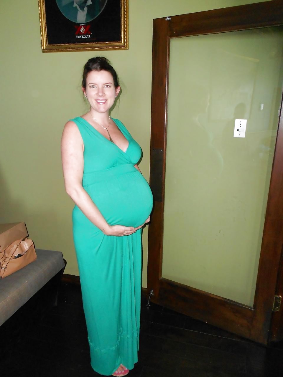 Sexy chicas embarazadas (vestidas)
 #17744752
