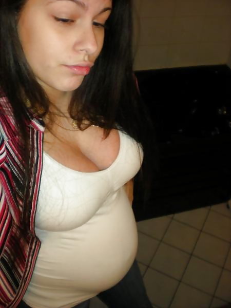 Sexy Schwangeren Mädchen (bekleidet) #17744820