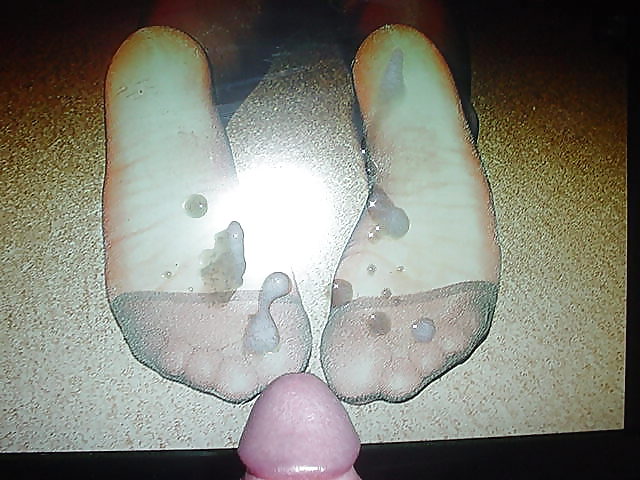 Nyloncumlored shoots a load for em's black nylon soles #5443586
