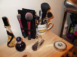 Y algo más de maquillaje..
 #18664773