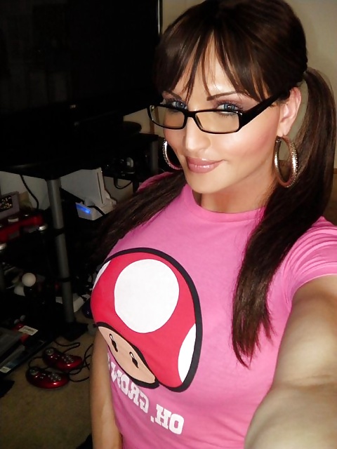 Un cutie caliente....
 #12683223