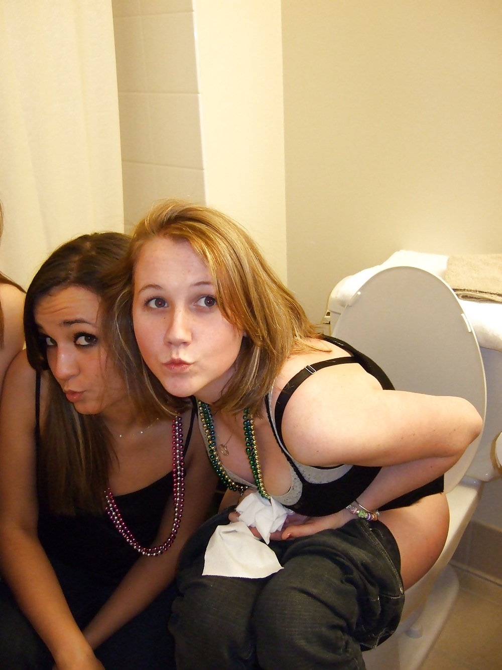 Babes on the crapper. #641042