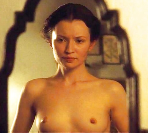 Emily Browning  #22480867