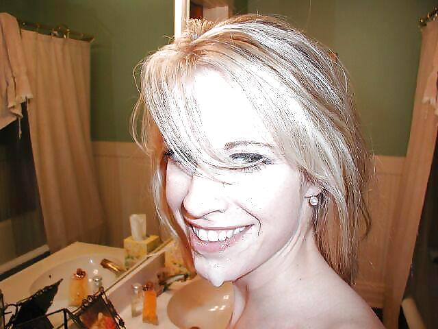 Nuttig Blonde Milf #6307605