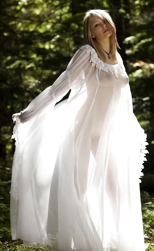 魅惑的な透け透け衣装のホットなベイビーたち - セッション4
 #13853316