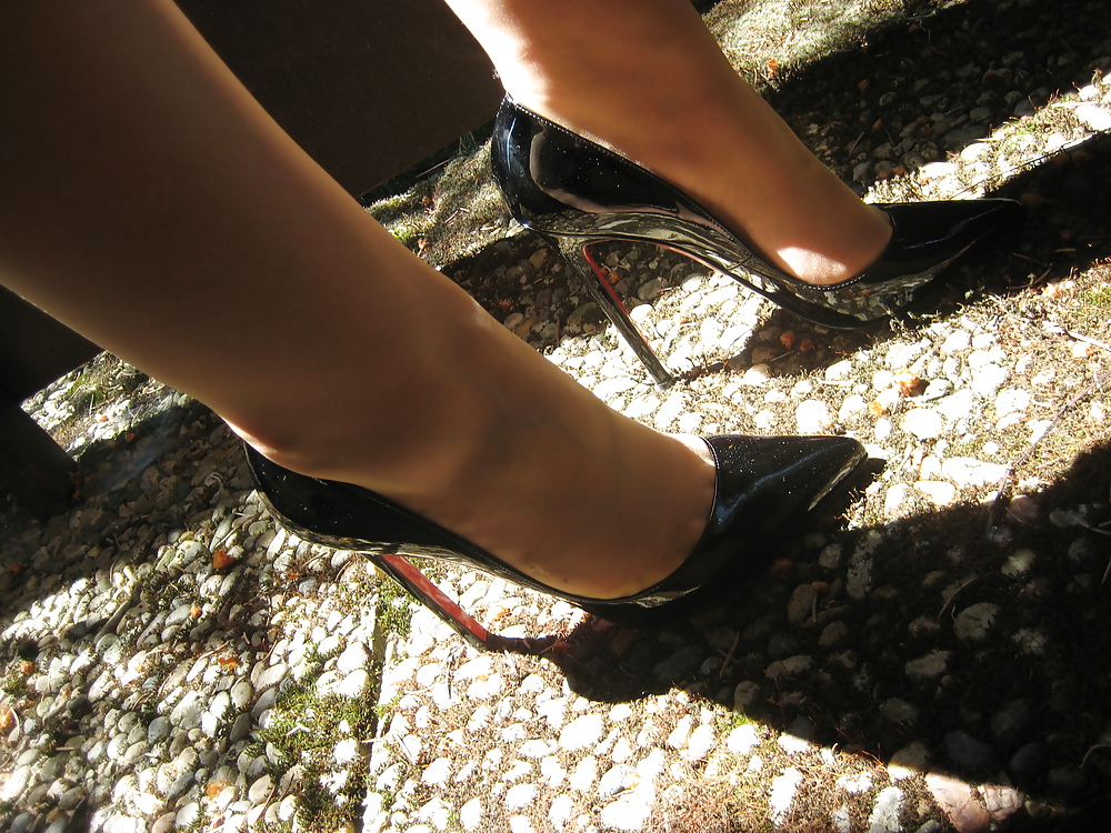 Hh-lovers jules hottest heels!
 #3998910