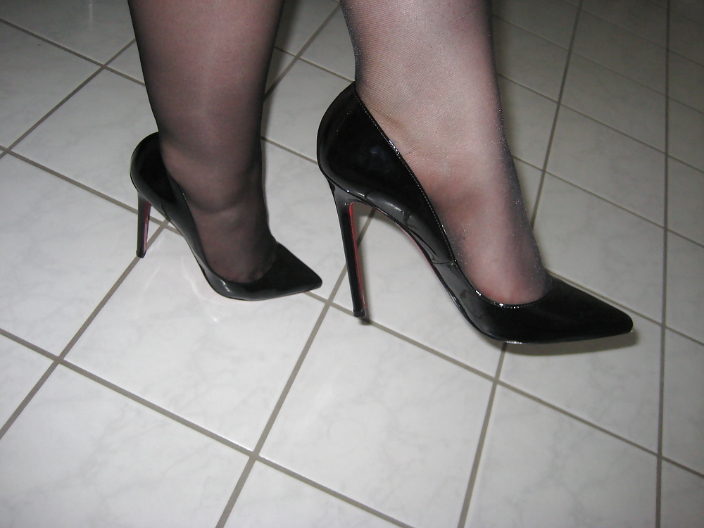 HH-Lovers Jules hottest Heels! #3998994