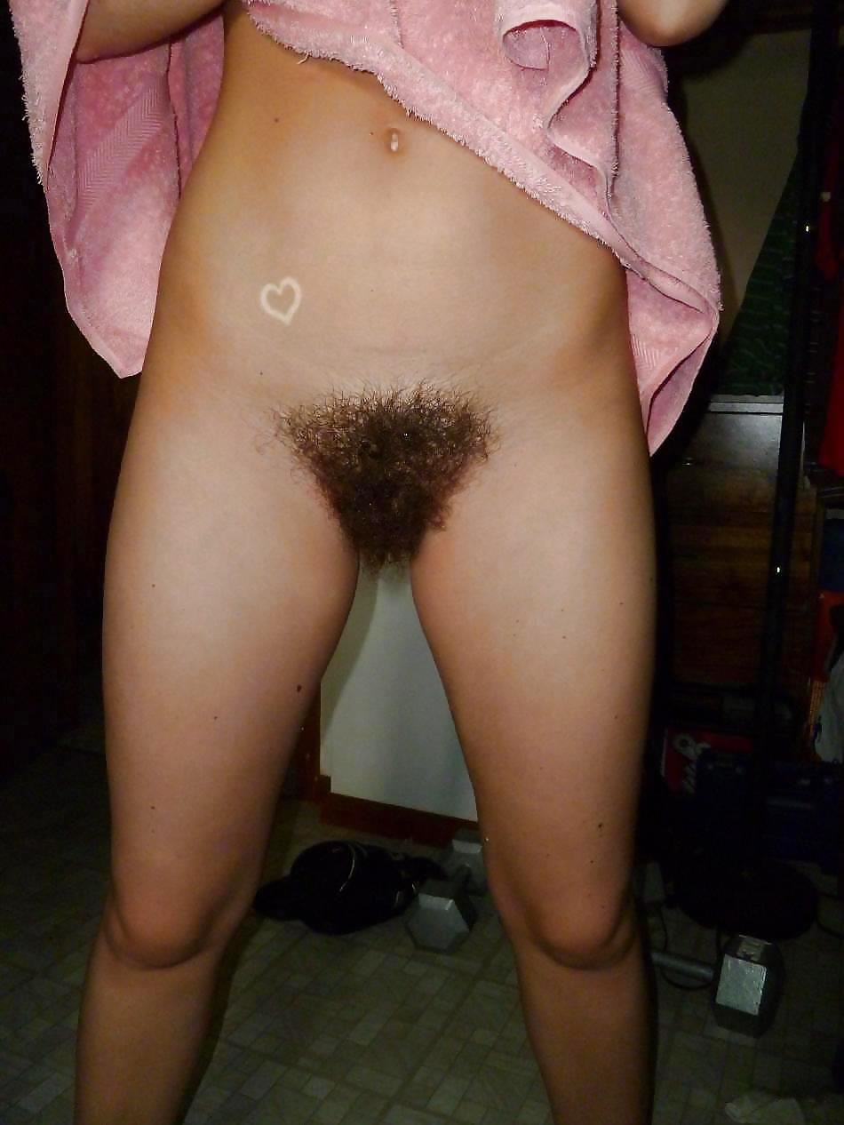 FIGA PELOSA AMATORIALE 5  HAIRY PUSSY AMATEUR 5 CONO PELUDO #16808949