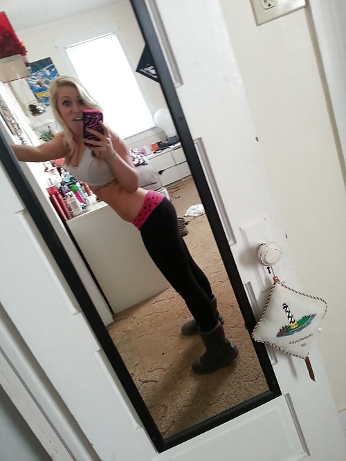 腰の曲げ伸ばし 
 #18268485