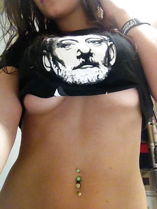 Underboob
 #15941907