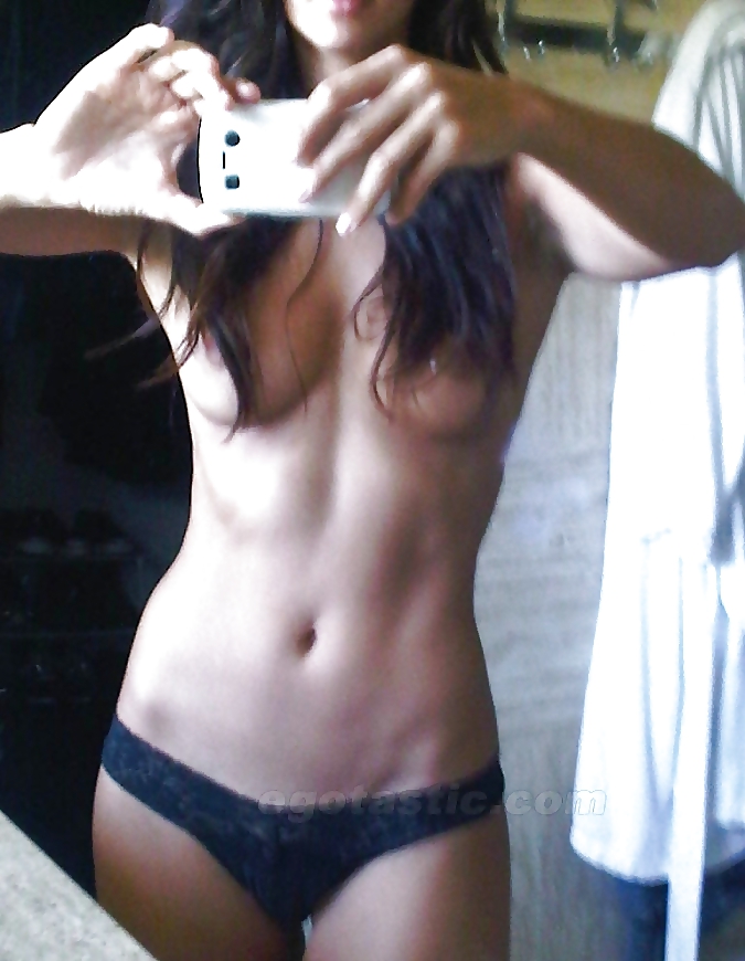 Leilani Dowding Leaked Cell Phone Photo's #17461856